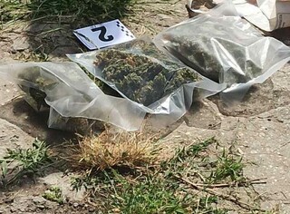 Служители на ГДБОП задържаха двама в момент на наркосделка