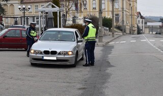 В ход е специализирана полицейска операция за контрол на пътното движение в малките населени места 