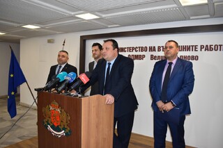 Служители на Дирекция „Вътрешна сигурност“ и ОДМВР – В. Търново предотвратиха регистрацията на 15 камиона – фантоми