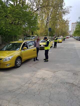 31 таксиметрови автомобила са проверени при спецакция 