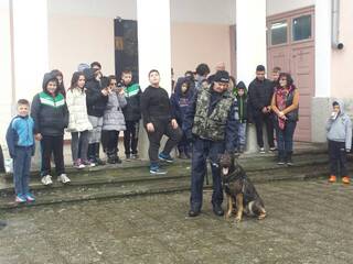 Четириног полицай гостува на децата от Детското полицейско управление в Килифарево