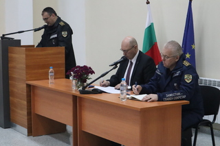 Зам.-министър Катинов: Наш приоритет е да осигурим спокойна обстановка, в която хората свободно да упражнят правото си на гласуване