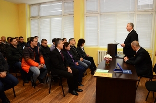 Плакет на община Видин и благодарствен адрес получи старши комисар Янко Янколов от инж. Огнян Ценков. В навечерието на Архангеловден общинският кмет поздрави полицейските служители по случай професионалния празник