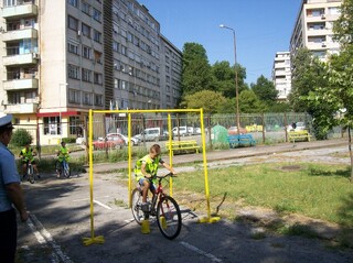 Млади полицаи разкриха грабеж в градския парк на Ямбол