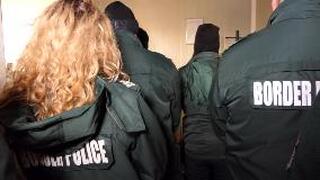 На общо 20 участници в корупционна схема - митнически служители и гранични полицаи на ГКПП-Калотина, са повдигнати обвинения 
