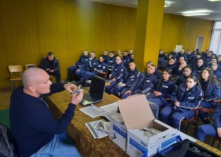 Служители на МВР с богат професионален опит споделиха ценни знания и практически умения със стажанти от ЦСПП – Пазарджик