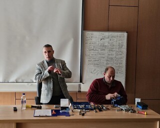 С различните видове заключващи системи и начините за тяхното преодоляване се запознаха курсанти от четвърти курс