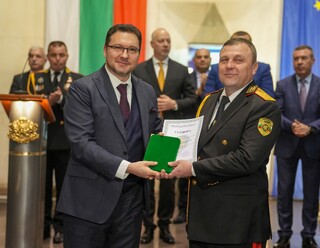 Министър Даниел Митов към служителите на ГДГП: Благодарим за сериозната и вярна служба за опазване на българската, вече Шенгенска и общоевропейска граница ​