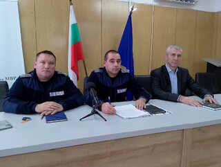 С интензивен трафик, но без сериозни проблеми по пътищата  преминаха коледните и новогодишните празници