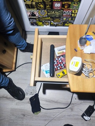 Двама криминално проявени са задържани за побой над перничанин