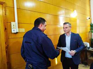 Благодарствени писма и награда за полицейски служители