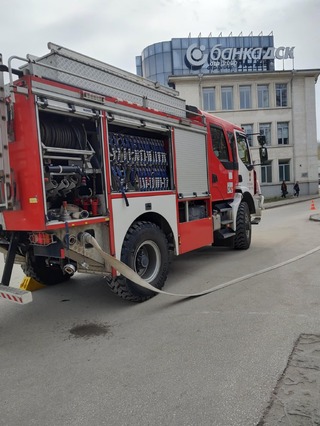 Огнеборци загасиха симулиран пожар в Художествената галерия в Силистра