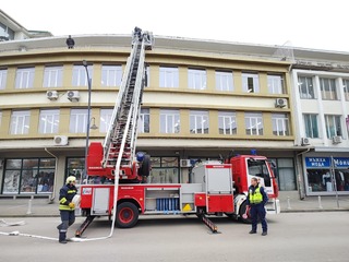 Пожаро-тактическо занятие тества готовността за реакция при криза в Силистра