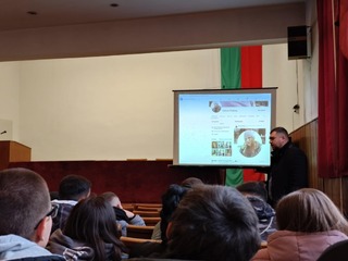 Вашият живот е онлайн. Защитете го!