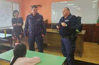 Ученици бяха на посещение при полицейските служители в Елин Пелин