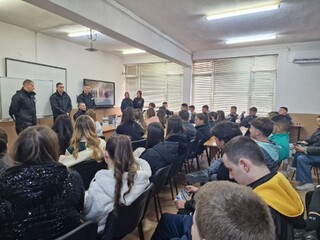 Училища в Перник, Благоевград, Павликени и Първомай посетиха курсанти от Академията на МВР