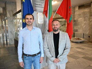 Международен експерт в областта на мобилните комуникации, интернет и киберсигурност гостува на АМВР