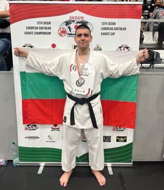 Сребърен медал завоюва курсант Видин Колев на Европейското първенство по шотокан карате