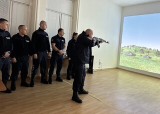 В нов модерно оборудван учебен кабинет в ЦСПП – Варна се провеждат първоначални обучения по стрелкова подготовка