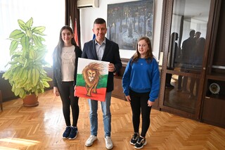Незабравим и вълнуващ беше денят за шестокласниците, които посетиха Академията на МВР
