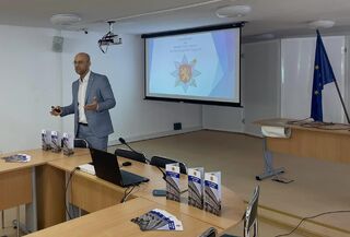 Кампанията „Обучение в АМВР“ се проведе в Национална търговско-банкова гимназия в София