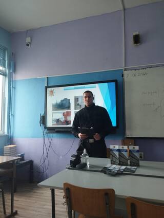 Две училища от Сливен се включиха в кампанията „Обучение в АМВР“