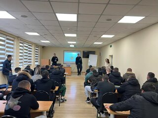 Курсанти от Академията на МВР посетиха професионална гимназия „Цар Иван Асен II“ в Асеновград