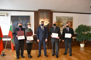 Връчиха дипломи на докторанти на АМВР