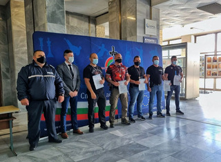 Злато и сребро за отбора по стрелба на Академия на МВР