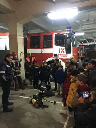 Ученици от 75 ОУ „Тодор Каблешков“ посетиха факултет ПБЗН при АМВР