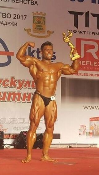 Абсолютен шампион по културизъм