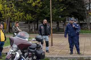 Среща-разговор и демонстрация на открито в двора на търговищка гимназия по темата за пътната безопасност
