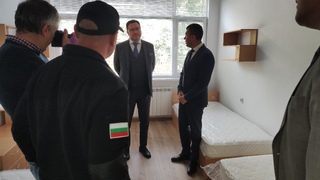 Министър Митов посети Центъра за специализация и професионална подготовка при АМВР в Пазарджик