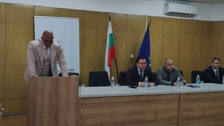 Компромис към служители, демонстриращи непрофесионално поведение, няма и не може да има
