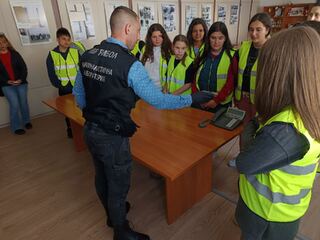 Доброволците от Детско полицейско управление при СУ „Св. Климент Охридски” - Ямбол разследваха кражба