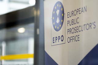 Европрокуратурата арестува трима заподозрени за измама с ДДС за 50 милиона евро в България, Германия и Полша