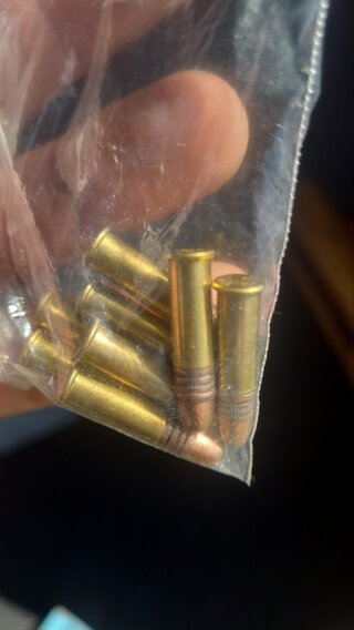 Незаконно оръжие и боеприпаси са иззети при полицейска акция в Заветско