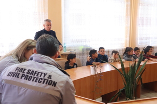 Видински огнеборци проведоха обучително занимание с първокласници и второкласници