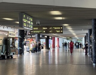 Гранични полицаи задържаха мъж, откраднал скъп парфюм в зоната на ГКПП „Аерогара София