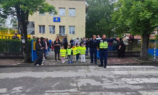 Урок по пътна безопасност с деца от Костенец