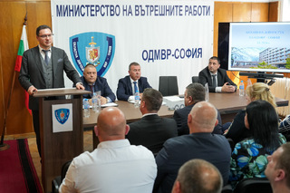 Министър Даниел Митов: МВР е на гражданите, на всички Вас – не позволявайте нищо и никой да петни авторитета на институцията