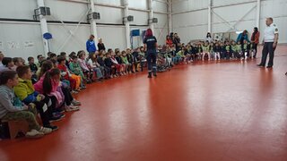 Първокласници от Елин Пелин преминаха обучение за действия при възникване на извънредни ситуации