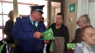 Полицейски слижители от РУ- Нови пазар с беседи за телефонните измами