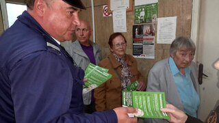 Полицейски слижители от РУ- Нови пазар с беседи за телефонните измами