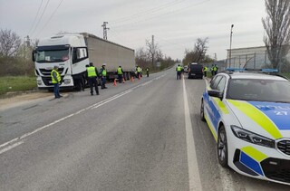 В ход на територията на РУ- Нови пазар е специализирана полицейска операция по безопасност на движението