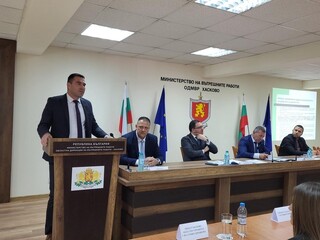 Министър Митов: Наложително е да изчистим улиците от наркотици и да обучим служителите си да действат инстинктивно по закон