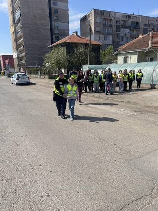 Проверки със служителите от Пътна полиция и оказване на първа долекарска помощ са сред занятията на Детските полицейски управления