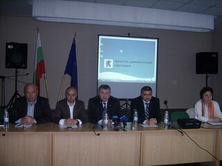 Едва 15 % от обажданията се насочват към старите номера за спешни повиквания