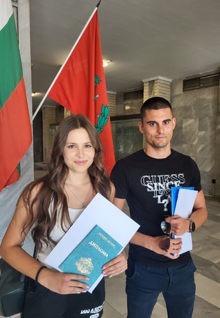 Първи от самото начало и все по-високо устремени: първокурсниците от АМВР