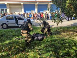 По случай професионалния празник на българската полиция – 8 ноември в ОДМВР-Благоевград гостуваха ученици от 03 ОУ „Димитър Талев“ в Благоевград